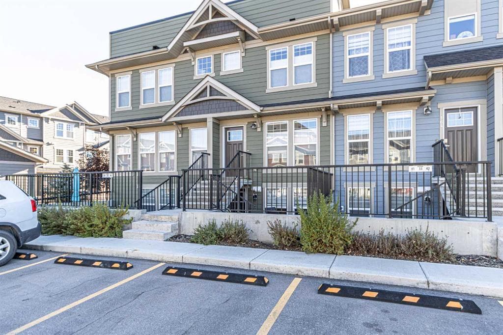 168 Cranbrook Square SE — photo 1