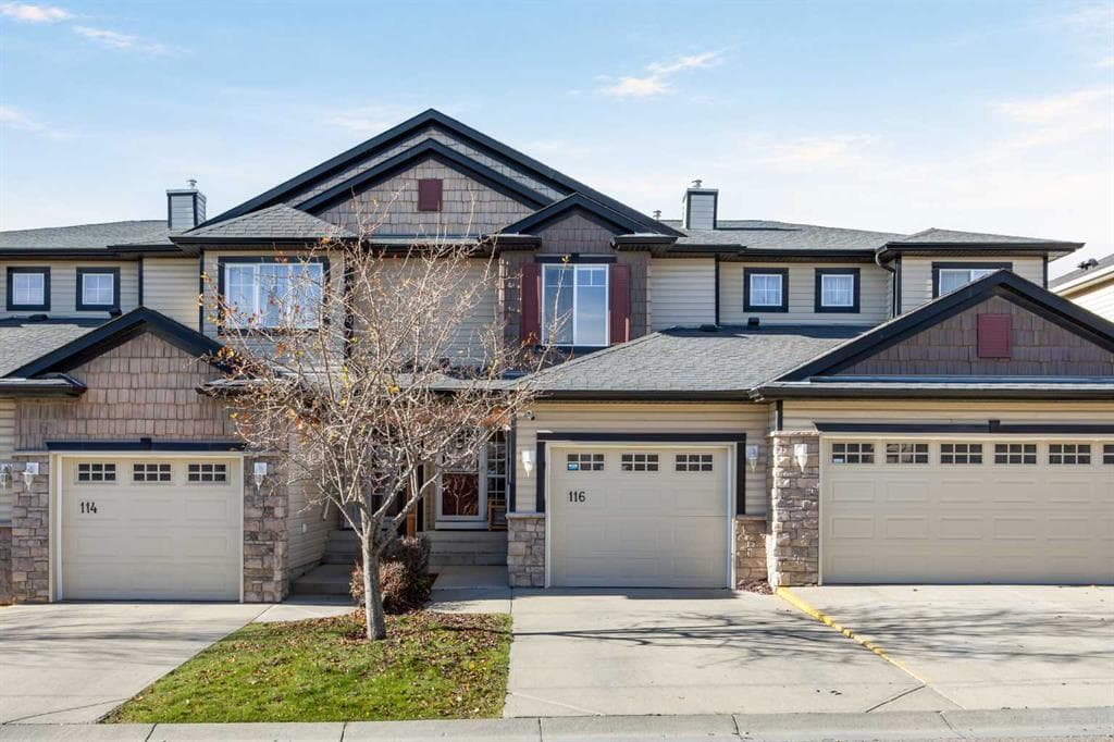 3-bed Townhouse for sale at 116 Royal Birch Mount NW, Calgary