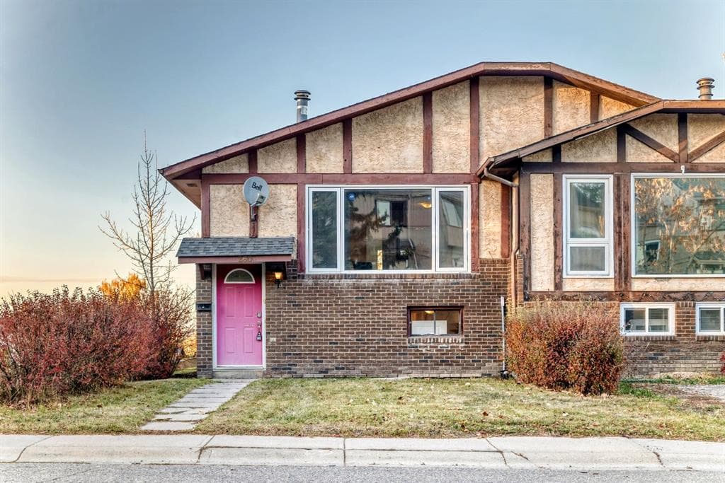 260 Berwick Drive NW — photo 1
