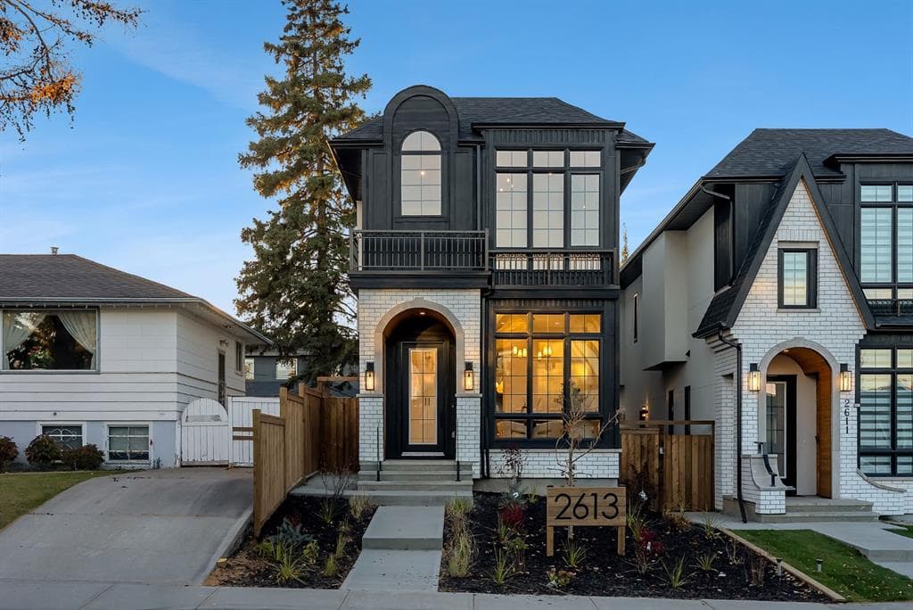 4-bed Detached for sale at 2613 35 Street SW, Calgary
