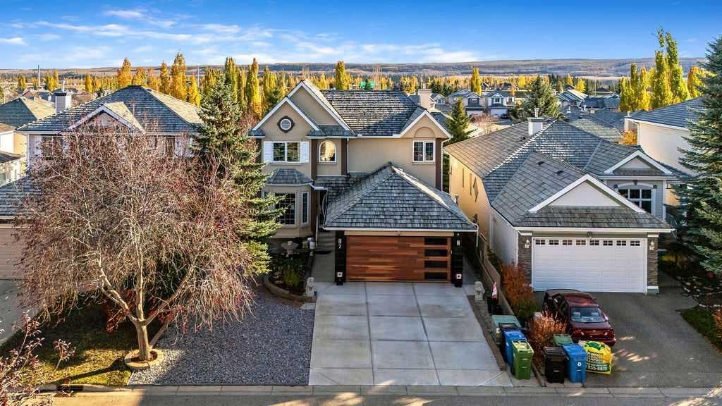 7 Springbank View SW — photo 1
