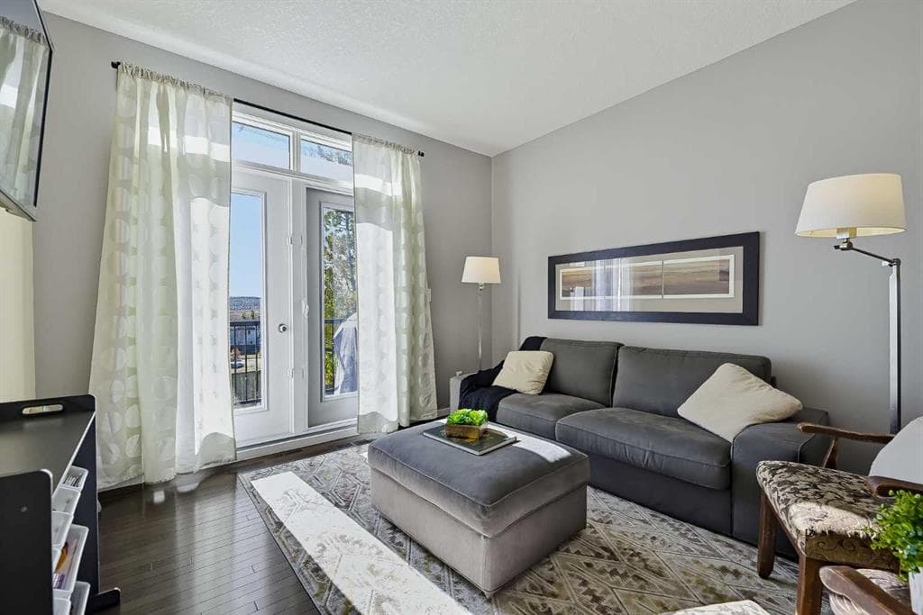 2-bed Townhouse for sale at 79 Evansview Gardens NW, Calgary
