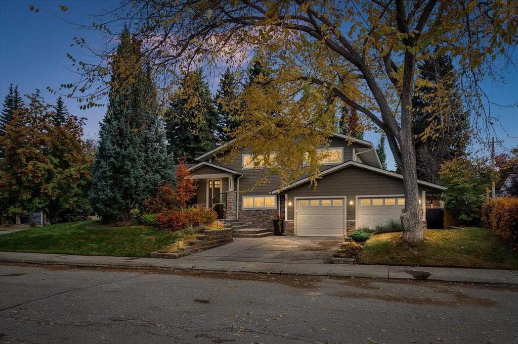 5-bed Detached for sale at 6526 Laurentian Way SW, Calgary