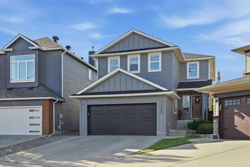 130 Chapman Close SE — photo 1