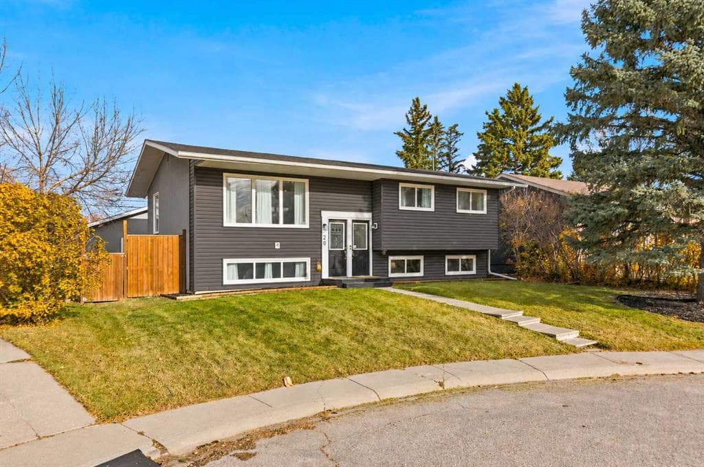 5-bed Detached for sale at 20 Maple Court Crescent SE, Calgary