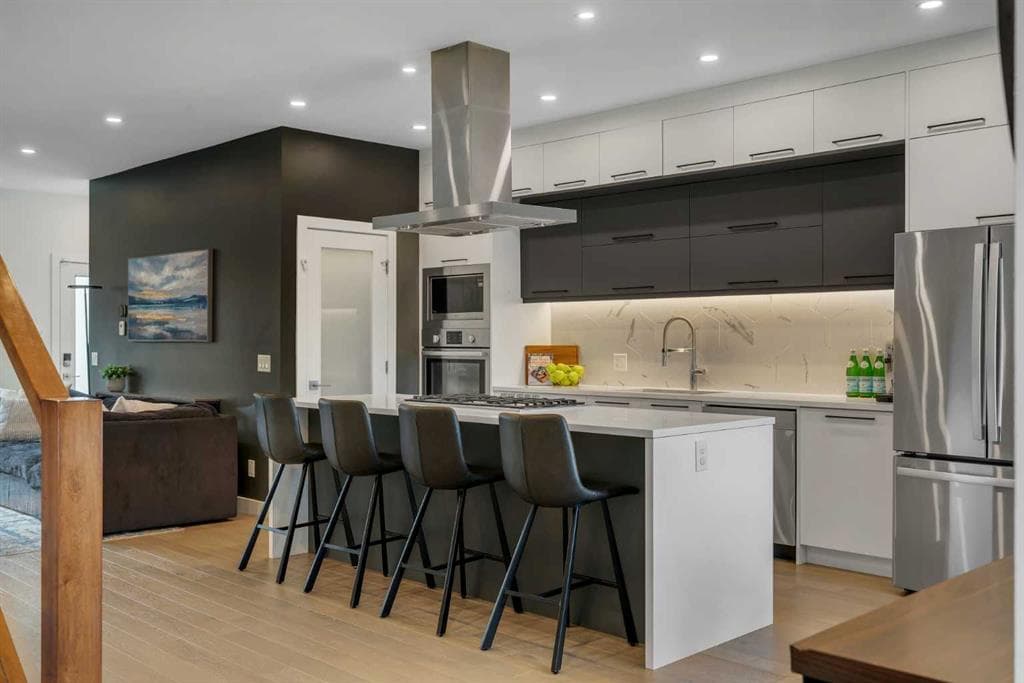 4-bed Semi-detached for sale at 2327B Osborne Crescent SW, Calgary