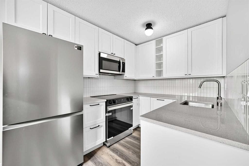 195 Manora Place NE — photo 1