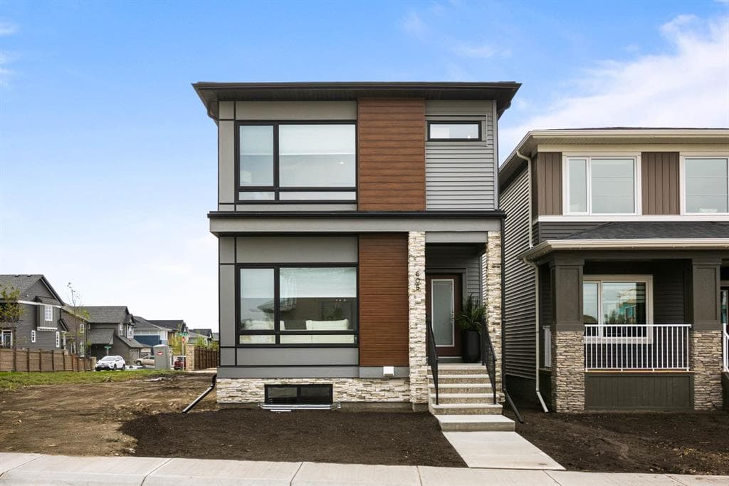 3-bed Detached for sale at 605 Lambeau Link SE, Airdrie
