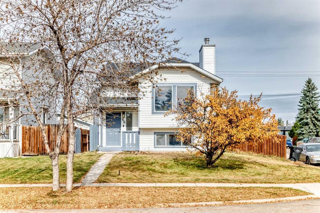 68 Erin Park Drive SE — photo 1