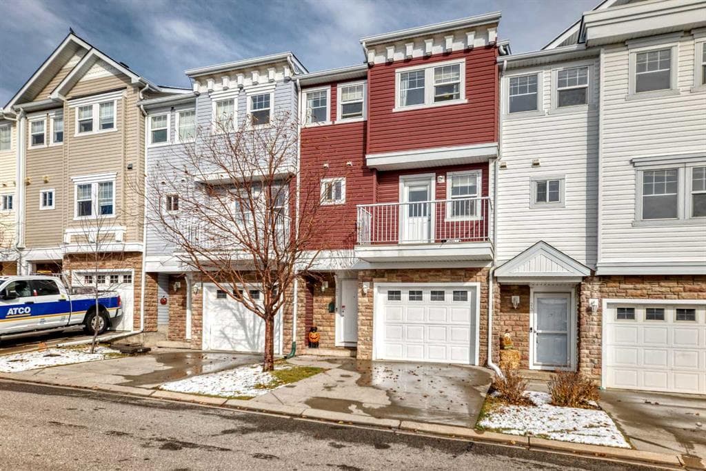 3-bed Townhouse for sale at 21 Tucker Circle, Okotoks