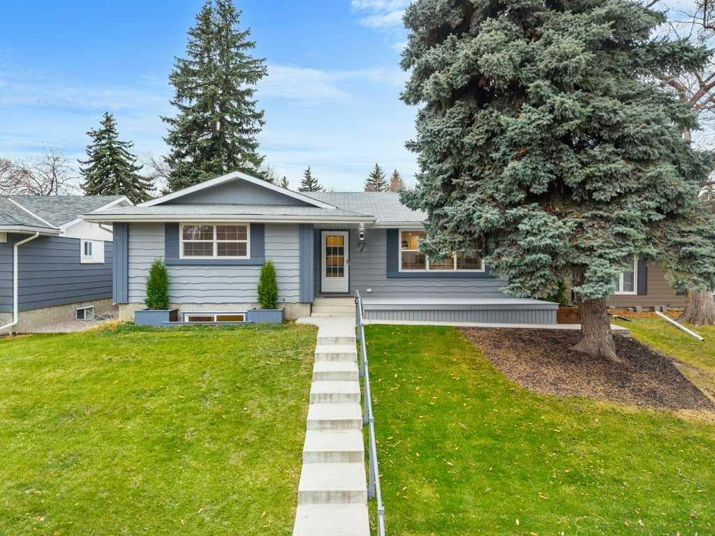 5-bed Detached for sale at 7 Canna Bay SW, Calgary