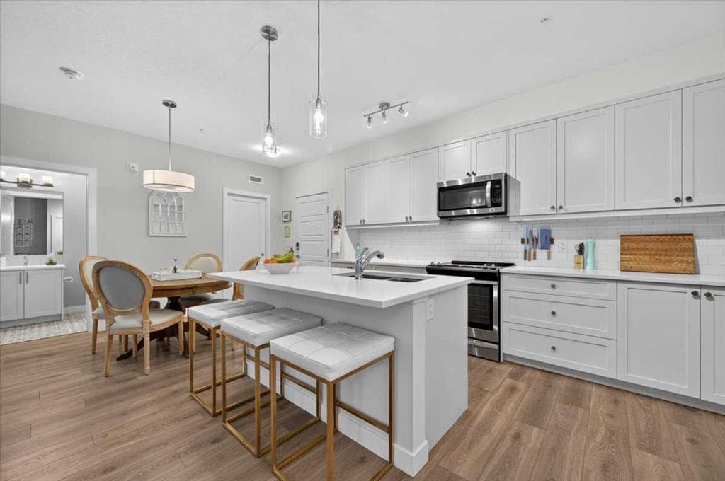 116, 100 Auburn Meadows Manor SE — photo 1