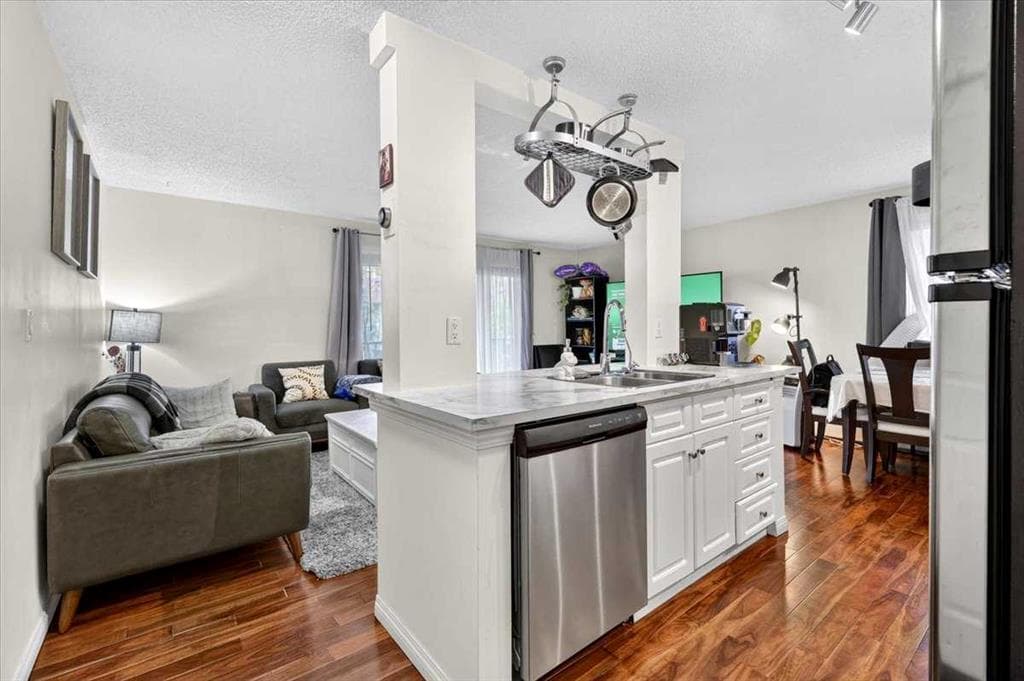 1-bed Apartment for sale at 201, 709 3 Avenue NW, Calgary