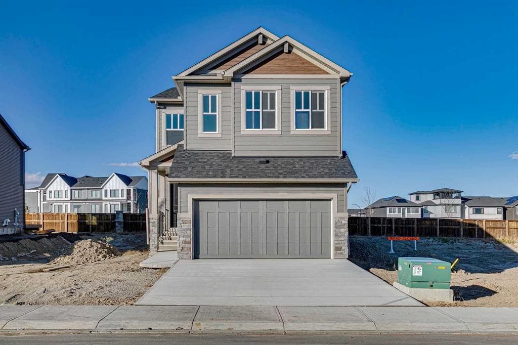 468 Buffaloberry Manor SE — photo 1