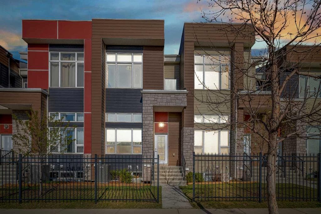 404, 1530 Bayside Avenue SW — photo 1