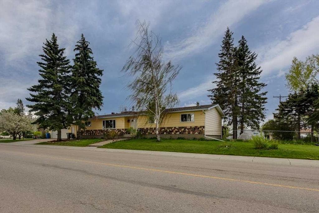 3-bed Detached for sale at 1203 Gough Road, Carstairs