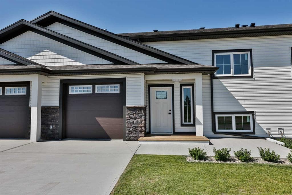 1-bed Townhouse for sale at 425 Meadowlark Way, Vulcan