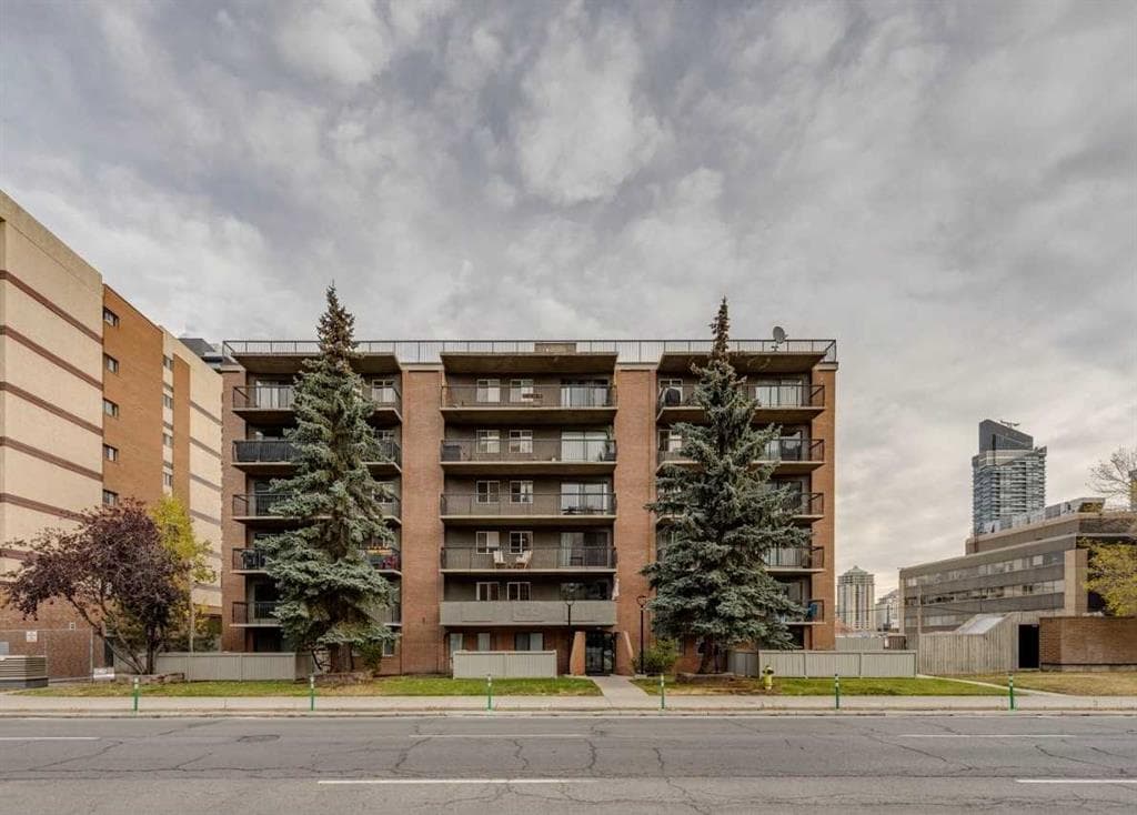 401, 1320 12 Avenue SW — photo 1