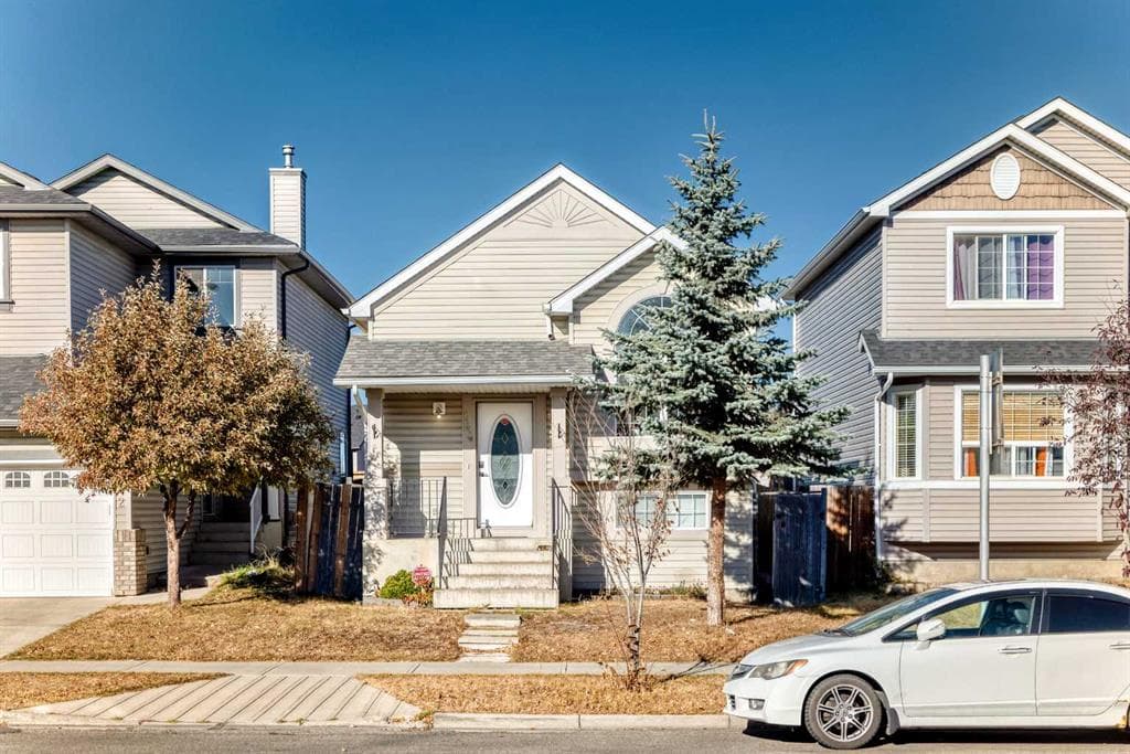 144 Taradale Drive NE — photo 1