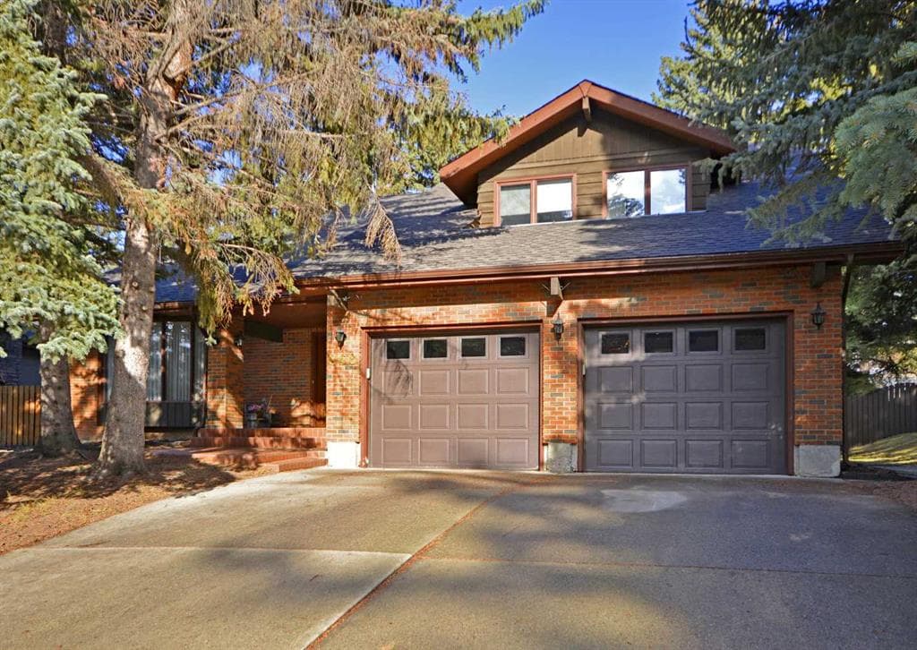 5-bed Detached for sale at 268 Pump Hill Gardens SW, Calgary