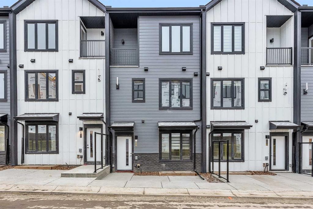 124 Arbour Lake Court NW — photo 1