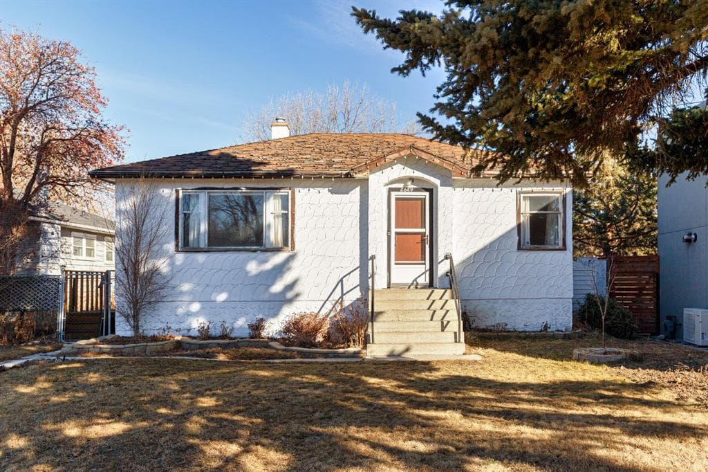 3-bed Detached for sale at 2820 Parkdale Boulevard NW, Calgary