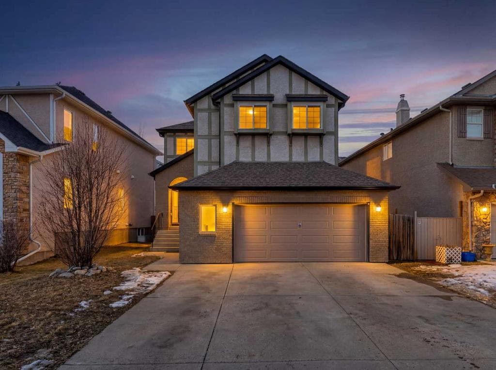 60 Sherwood Way NW — photo 1