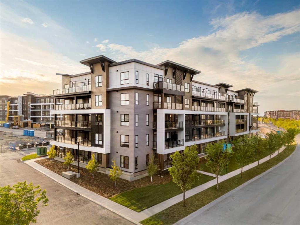 3211, 1802 Mahogany Boulevard SE — photo 1