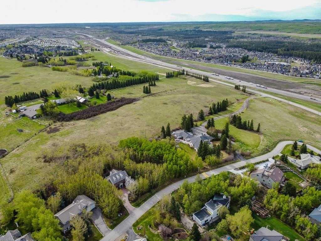 187 Slopeview Drive SW — photo 1