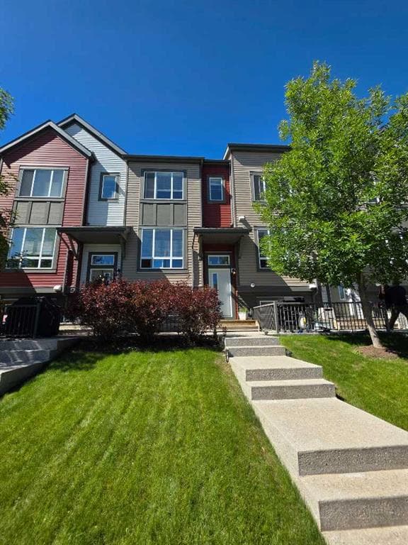 656 Copperpond Boulevard SE — photo 1
