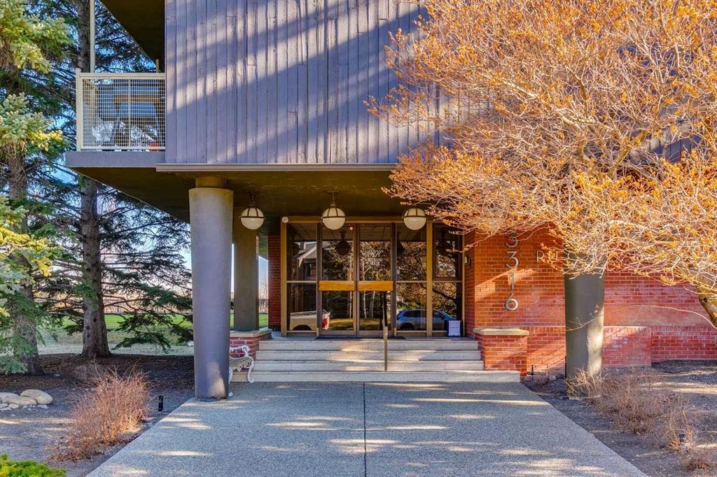 1-bed Apartment for sale at 204, 3316 Rideau Place SW, Calgary