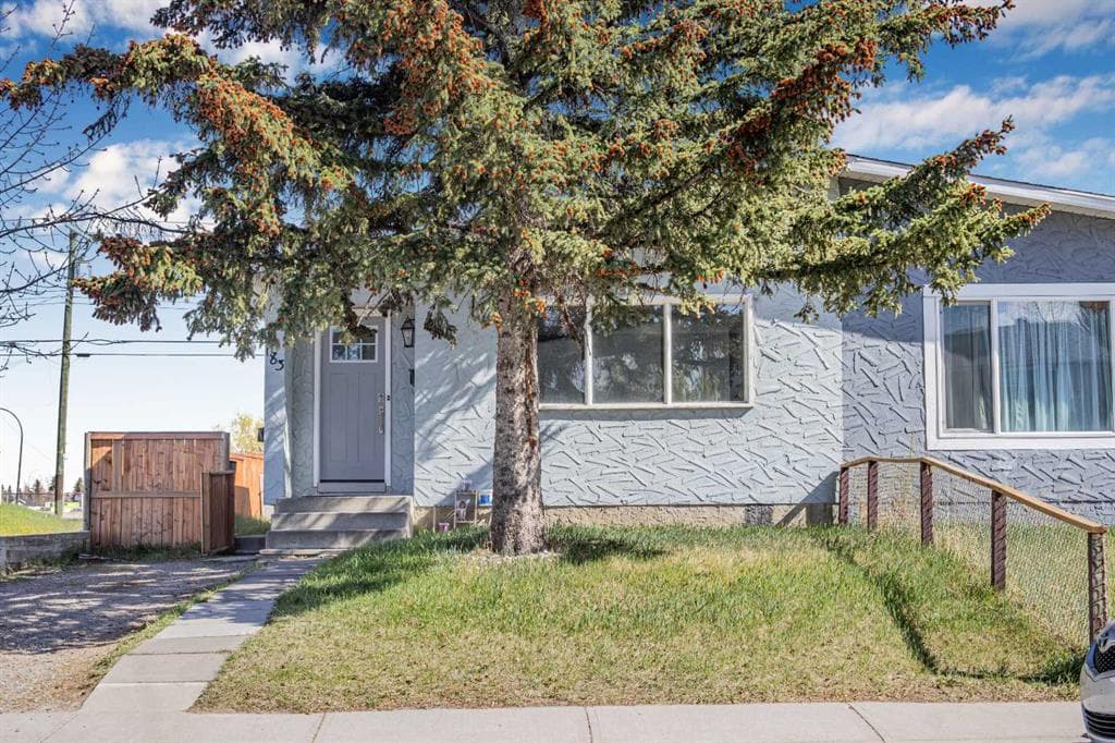 5-bed Semi-detached for sale at 183 Penbrooke Close SE, Calgary