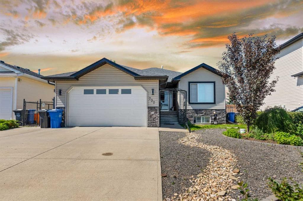 4-bed Detached for sale at 732 1 Avenue, Irricana