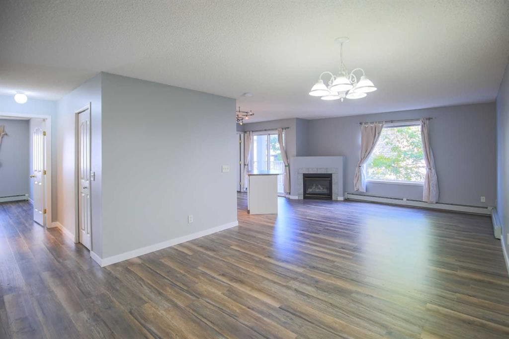202, 5202 Valleyview Park SE — photo 1