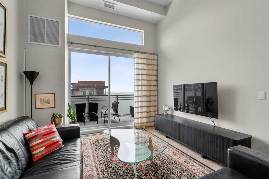 607, 11 Mahogany Circle SE — photo 1