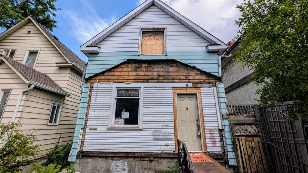 2916 17 Street SE — photo 1
