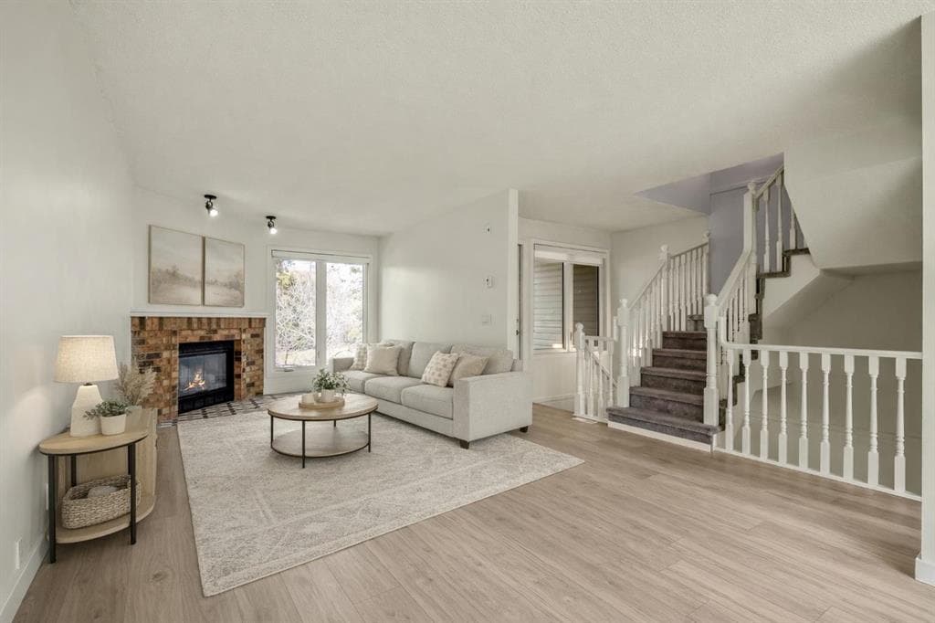 3-bed Townhouse for sale at 103 Coachway Lane SW, Calgary