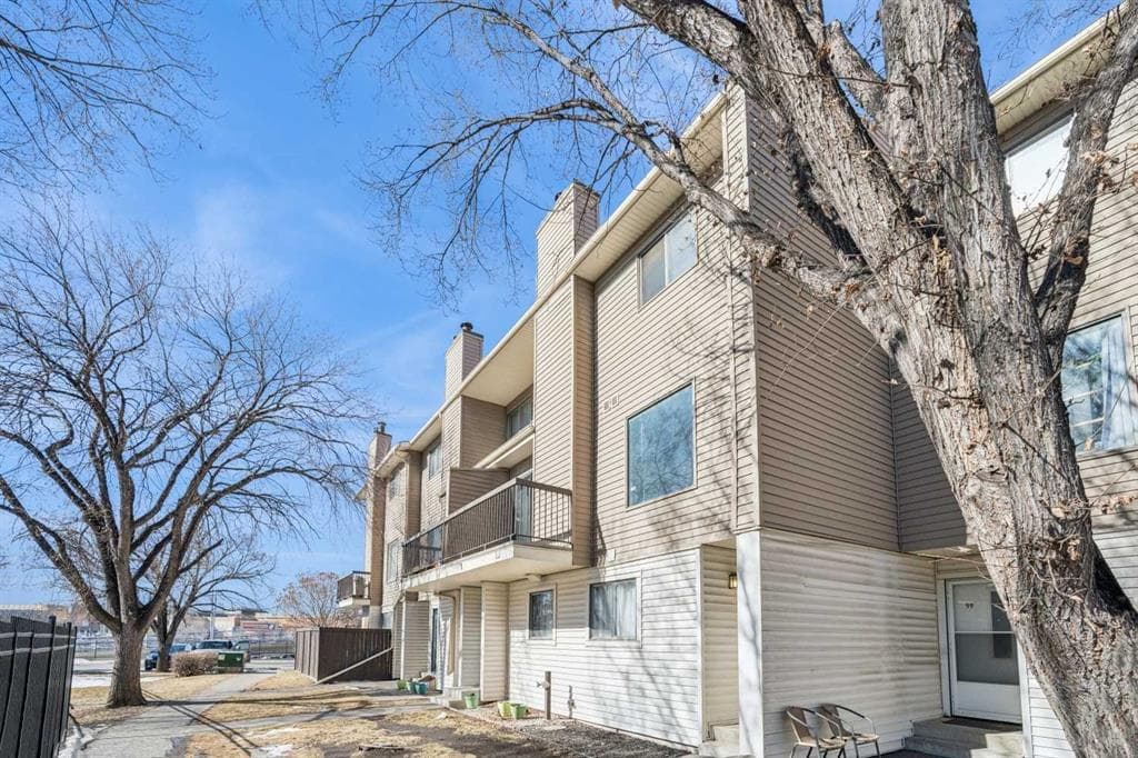 2-bed Townhouse for sale at 98, 2519 38 Street NE, Calgary