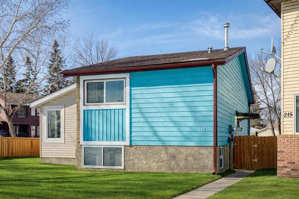 3-bed Semi-detached for sale at 217 Aboyne Place NE, Calgary