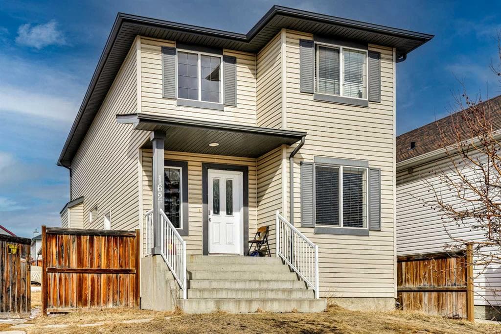 162 Taradale Drive NE — photo 1