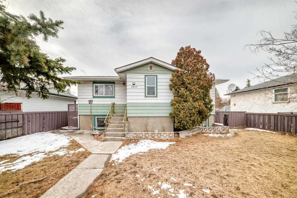 5-bed Detached for sale at 2517 36 Street SE, Calgary