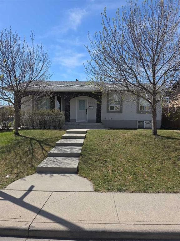 5-bed Detached for sale at 3503 48 Street NE, Calgary
