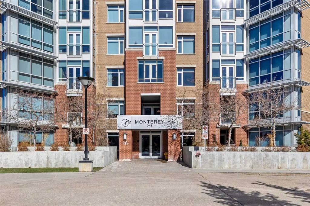 310, 16 Varsity Estates Circle NW — photo 1