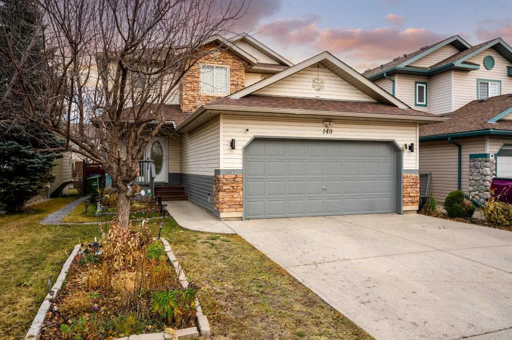 140 Fairways Drive NW — photo 1