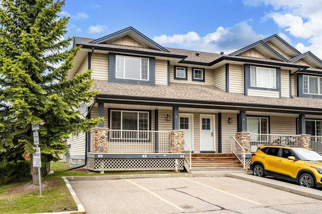 3-bed Townhouse for sale at 5 Citadel Point NW, Calgary