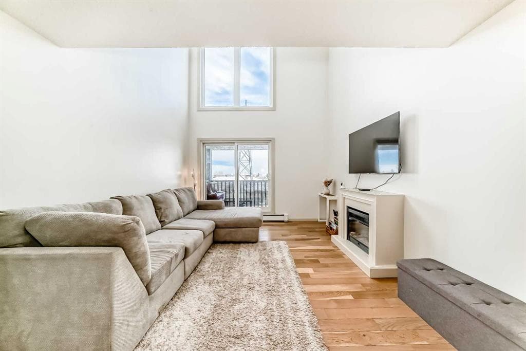 2-bed Apartment for sale at 633, 6400 Coach Hill Road SW, Calgary