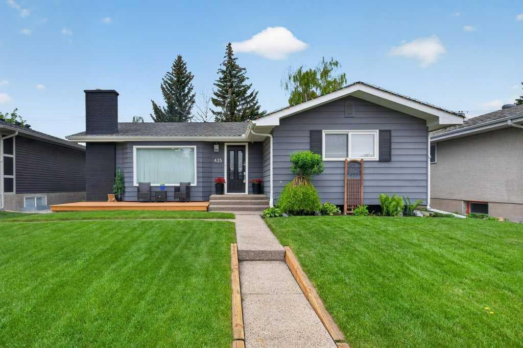 4-bed Detached for sale at 425 Woodland Crescent SE, Calgary