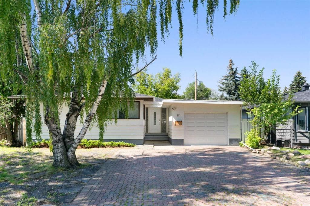 87 Hillgrove Drive SW — photo 1