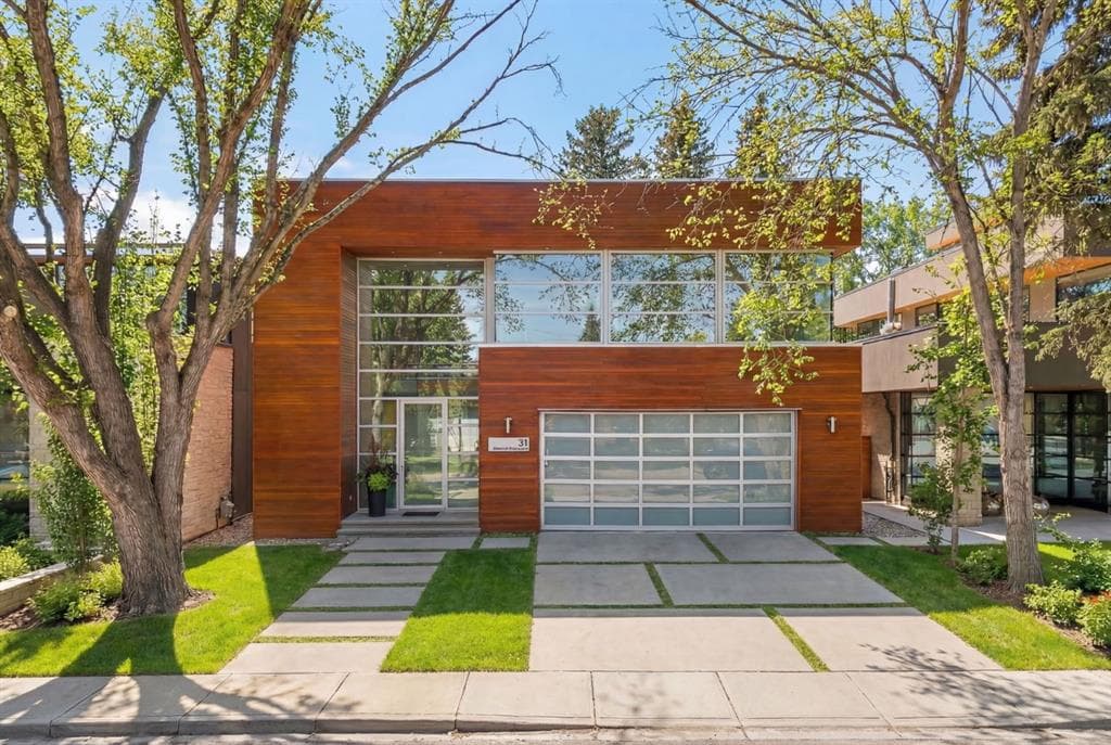 4-bed Detached for sale at 31 Windsor Crescent SW, Calgary