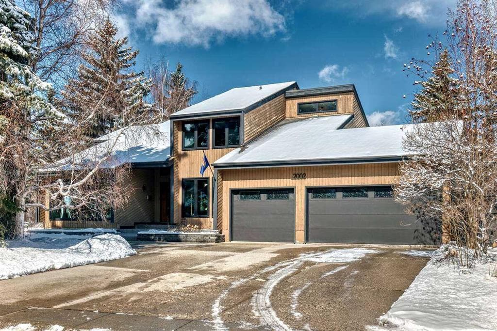 6-bed Detached for sale at 2002 Pump Hill Way SW, Calgary